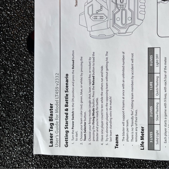 4 Laser tag guns with box carry case - Picture 2 of 4